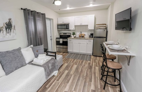 Coral Terrace Apartment | Spacious 3BR Apartment in Miami - Private Entry, Near Downtown & Beaches