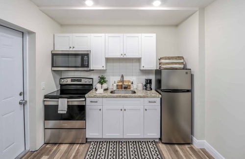 Coral Terrace Apartment | Spacious 3BR Apartment in Miami - Private Entry, Near Downtown & Beaches