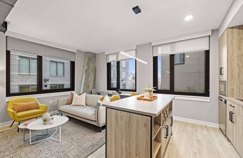 Navy Yard Hotel | Spacious 3BR Haven w/Kitchen & Rooftop | Steps from Top Museums & Hotspots