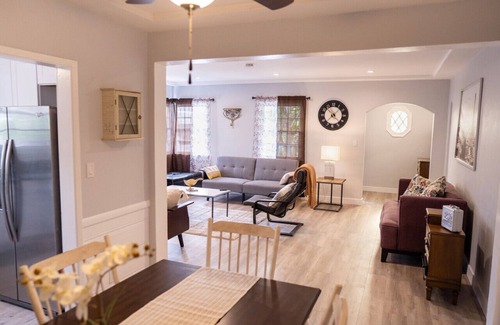 Toluca Lake House | SPACIOUS 3BR HOME: NEWLY RENOVATED IN 2022 w/PRIVATE PATIO, ARCADE/FOOSBALL p46