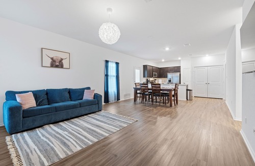 Bastrop House | Spacious 3BR Home with Large Backyard – Perfect for Families!