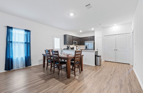 Bastrop House | Spacious 3BR Home with Large Backyard – Perfect for Families!