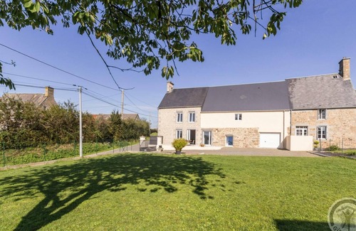 Beslon Cottage | "Spacious 3BR House with Terrace, Garden & Parking in Normandy Countryside, Near Mont St-Michel"