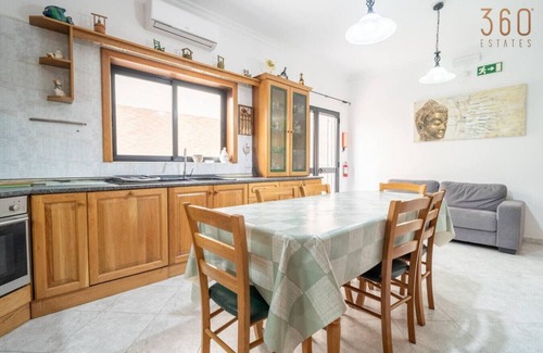 Iz-Zonqor Apartment | Spacious 3BR Maisonette with Terrace in Marsascala
