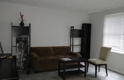 Cloverly House | Spacious 4-Bedroom Townhouse – Perfect Fall Getaway in Silver Springn34/50