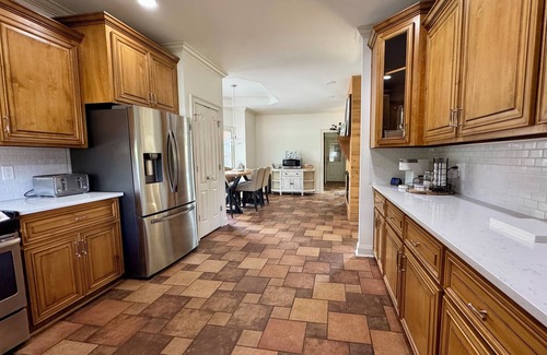 Warner Robins House | Spacious 4-bedroom house w/pool + fitness room in Warner Robins