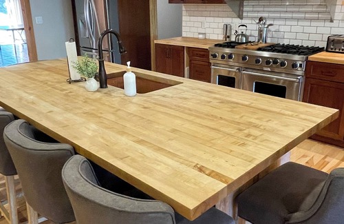 Gilford House | Spacious 4-bedroom 3 bathrooms house in lovely Gilford NH Boating, Skiing,Hiking