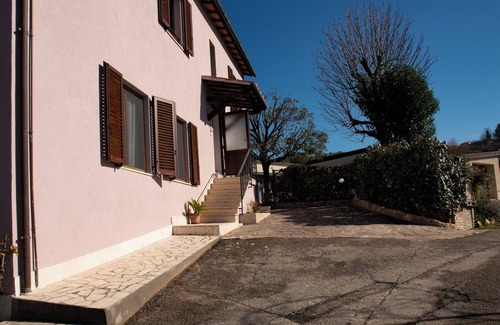 Siena Apartment | Spacious 4-bedroom apartment in the surroundings of Siena with WiFi, AC