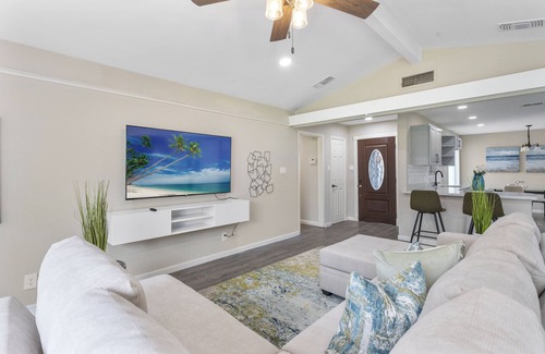 Spring Branch West House | Spacious 4-bedroom estate in wonderful Houston with AC, WiFi