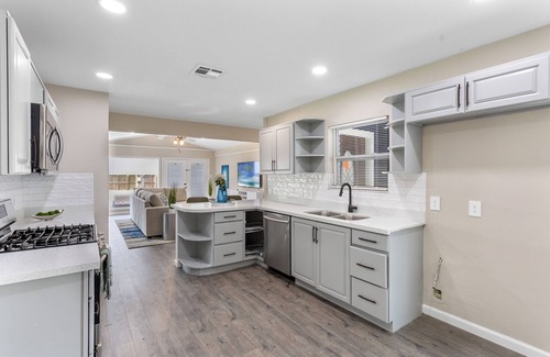 Spring Branch West House | Spacious 4-bedroom estate in wonderful Houston with AC, WiFi