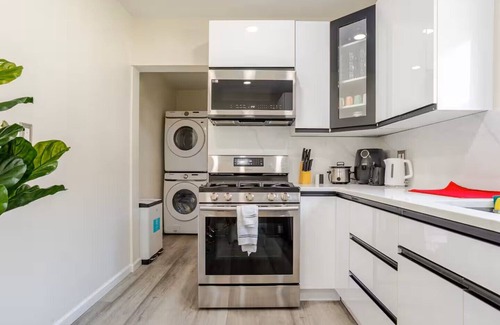 Hicksville House | Spacious 4-bedroom house in charming Hicksville with AC