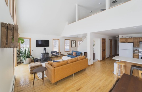 Pine Bush House | Spacious 4-bedroom home on 5 acre farm near Minnewaska State Park