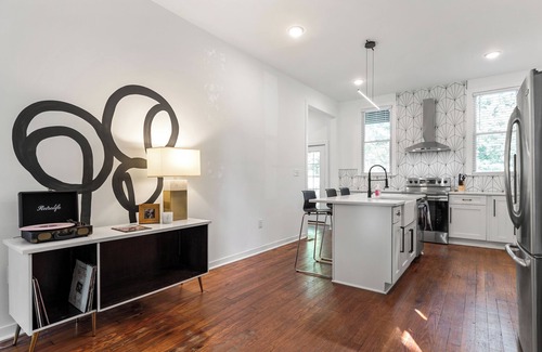 Mosby House | Spacious 4-bedroom house in charming Richmond with WiFi and AC