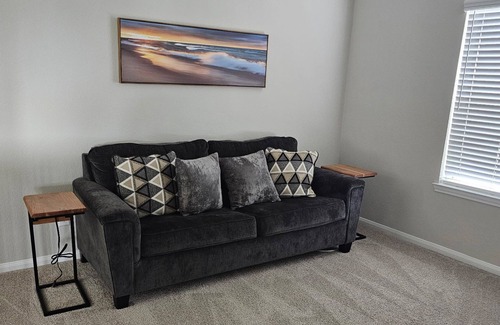 Southeast Houston House | Spacious 4-bedroom house in amazing Houston with WiFi, AC