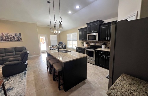 McAllen House | Spacious 4-bedroom house in charming McAllen with Pool