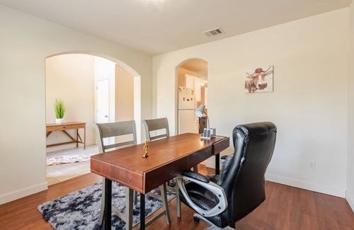 Buda House | Spacious 4-bedroom house in fantastic Buda with WiFi, game/fitness room& more!