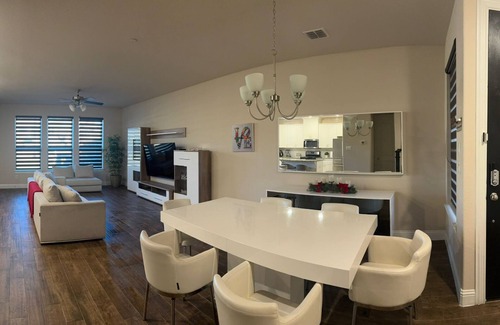 Allen House | Spacious 4-bedroom in lovely Allen, Near Allen Outlet, Weekly/Monthly Discounts!