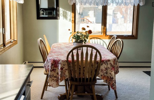 Great Falls House | Spacious 4-bedroom 3 bathroom, Non-Smoking home with parking on premises