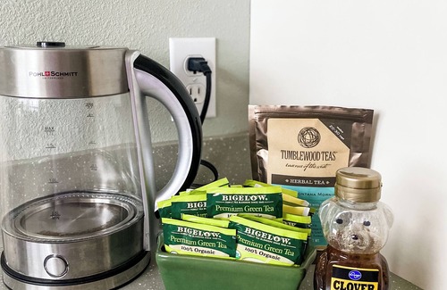 Great Falls House | Spacious 4-bedroom 3 bathroom, Non-Smoking home with parking on premises