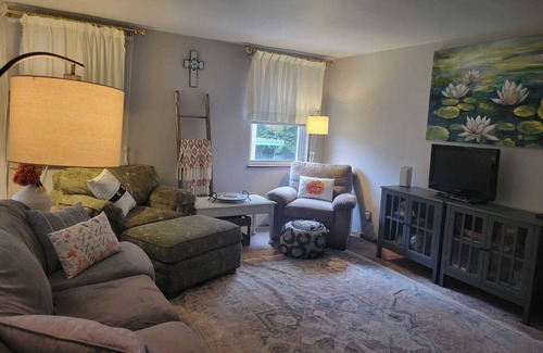 Steubenville House | Spacious 4-bedroom house in charming Steubenville with WiFi