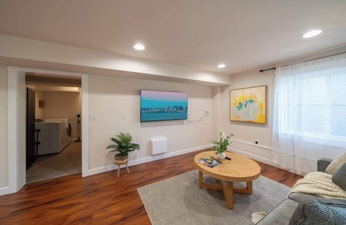 View Ridge House | Spacious 4b2b house/Partial lake views/Backyard