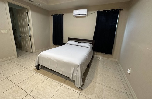 Mission House | Spacious 4BR/5RR Vacation Home w/ Private Pool