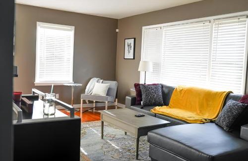 Columbus House | Spacious 4BR Family-Friendly Home, 5 Mins to Dining