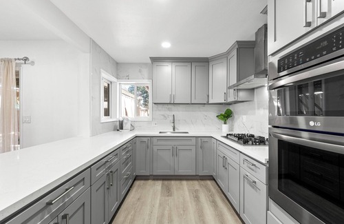 Pomona House | Spacious 4BR Retreat in Pomona- Sauna + Hot Tub + Massage Chair
