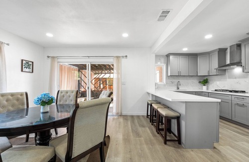 Pomona House | Spacious 4BR Retreat in Pomona- Sauna + Hot Tub + Massage Chair