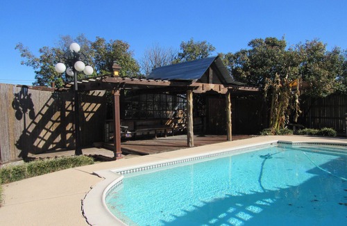 Rowlett House | Spacious 4BR Retreat with Pool and Spa