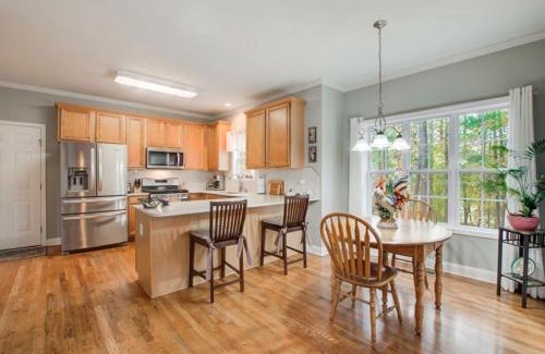 Douglasville Villa | Spacious 4BR Villa Getaway near Atlanta Six Flags and Atlanta attractions