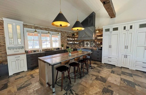 Hermosa House | Spacious 4BR w/Yard, Hot Tub, Game Room, Pond & Creek