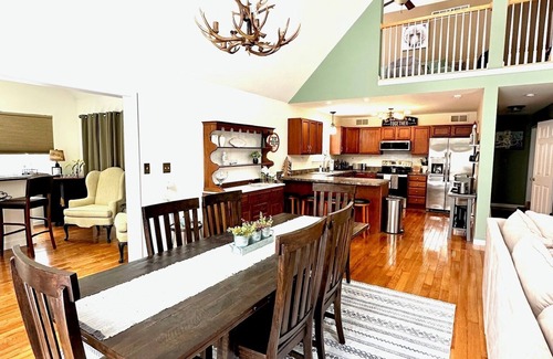 Lackawaxen House | Spacious 5 BDRM Masthope Chalet with Private Movie Theater & AWESOME Game Room