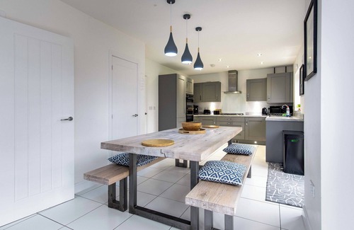 Bingham House | Spacious 5 Bed Home with Sustainable Features