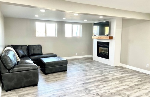 Lapoint House | Spacious 5-bed, near Dinosaur National Monument, Green River!