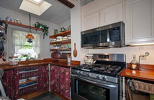 Trumbauersville House | Spacious 5-bedroom house with WiFi and AC in charming Bucks County PA