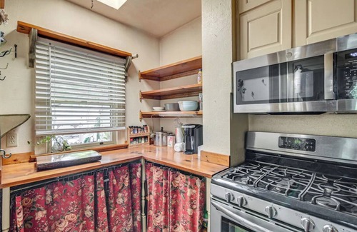 Trumbauersville House | Spacious 5-bedroom house with WiFi and AC in charming Bucks County PA