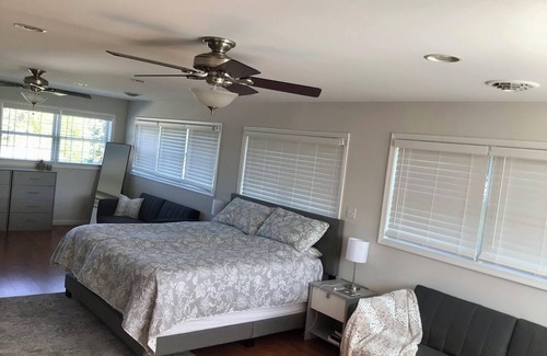 State College House | Spacious 5-bedroom house in delightful State College 3 miles to Beaver Stadium