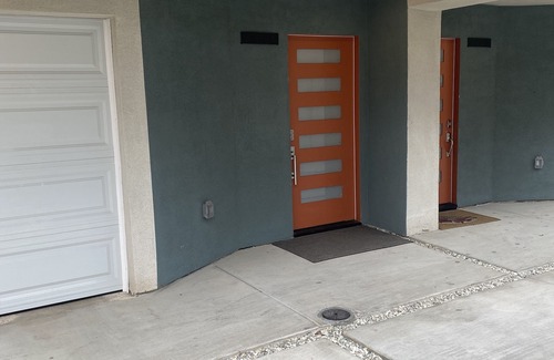 Los Angeles Apartment | Spacious 5-bedroom apartment in cool Los Angeles with AC, WiFi
