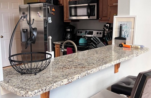 Lackawaxen Ski Chalet | Spacious 5-bedroom chalet in Masthope with WiFi, AC. 2 Minutes to Ski Mountain