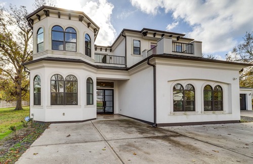 Northside House | Spacious 5-Bedroom Gated Mansion in the Heart of Houston