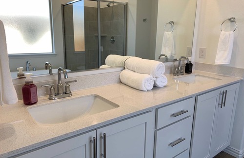 Fort Worth House | Spacious 5-bedroom house in Fort Worth w with WiFi, AC