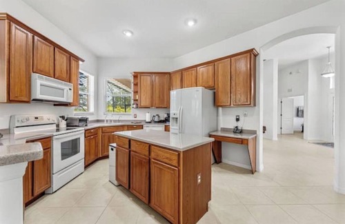 Port Malabar House | Spacious 5-bedroom Jewel with Pool