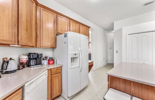 Port Malabar House | Spacious 5-bedroom Jewel with Pool