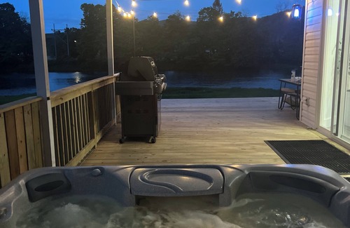 Deposit House | Spacious 5-bedroom river house in charming Deposit