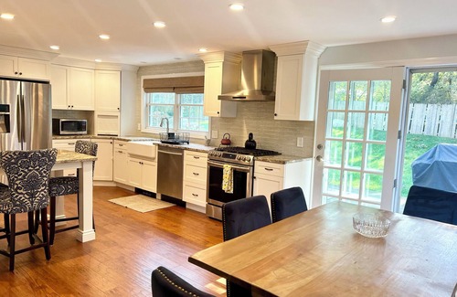 Westerly House | Spacious 5bdrm home- saltwater pool, WiFi, AC, parking pass to nearby town beach