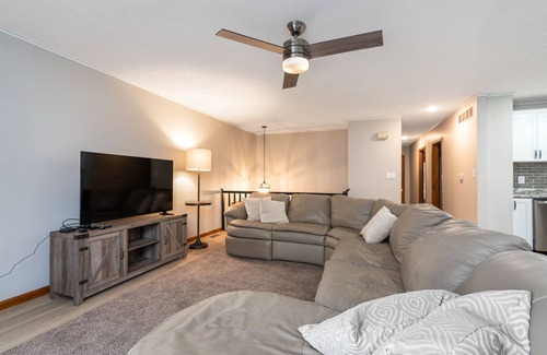 Lafayette House | Spacious 6 Bedroom House Minutes from Purdue