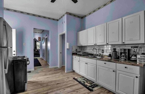 Front Park House | Spacious 6-bedroom house with WiFi, AC and free Parking in brilliant Buffalo