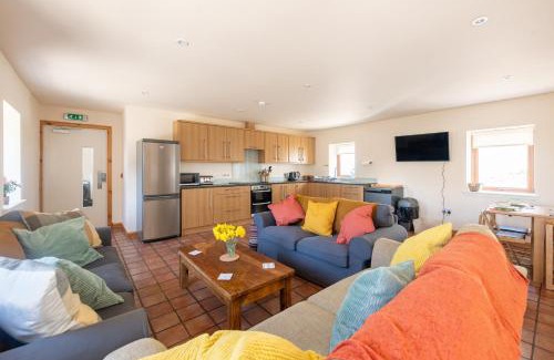 Tore House | Spacious 6 bedroom property on a working fruit farm