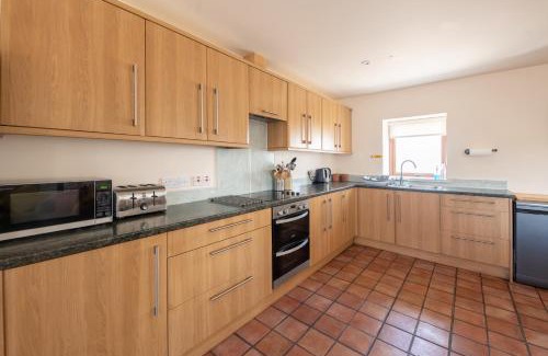 Tore House | Spacious 6 bedroom property on a working fruit farm
